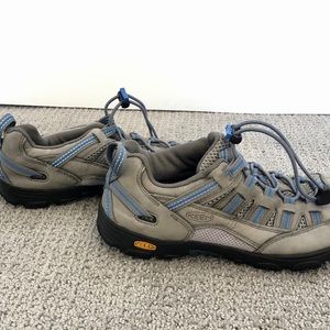 **GUC** Keen women’s Hiking shoes